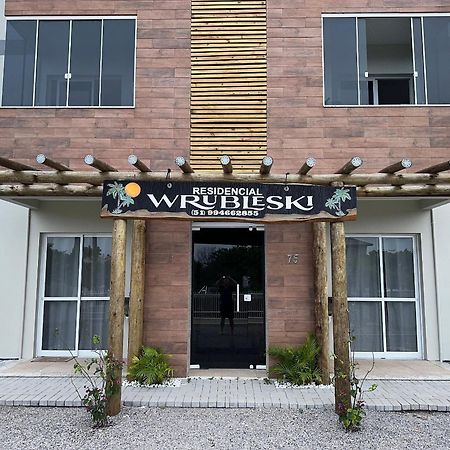 Residencial Wrubleski Sc Пинхейра Екстериор снимка