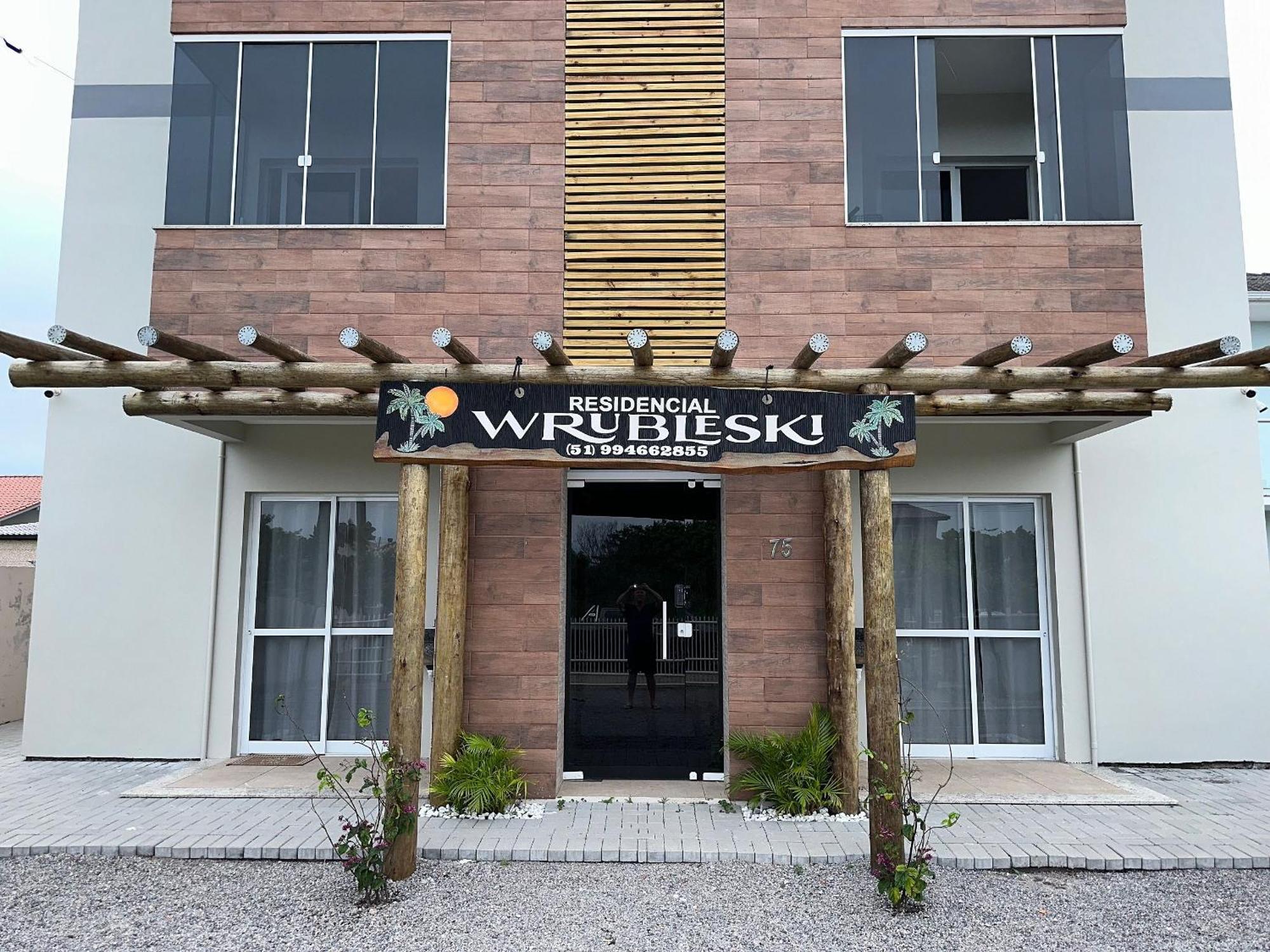 Residencial Wrubleski Sc Пинхейра Екстериор снимка
